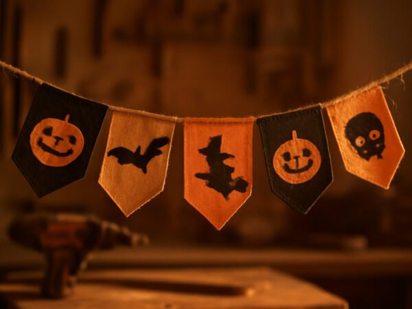 Halloween Girlande aus Stoff selber machen in 6 Schritten